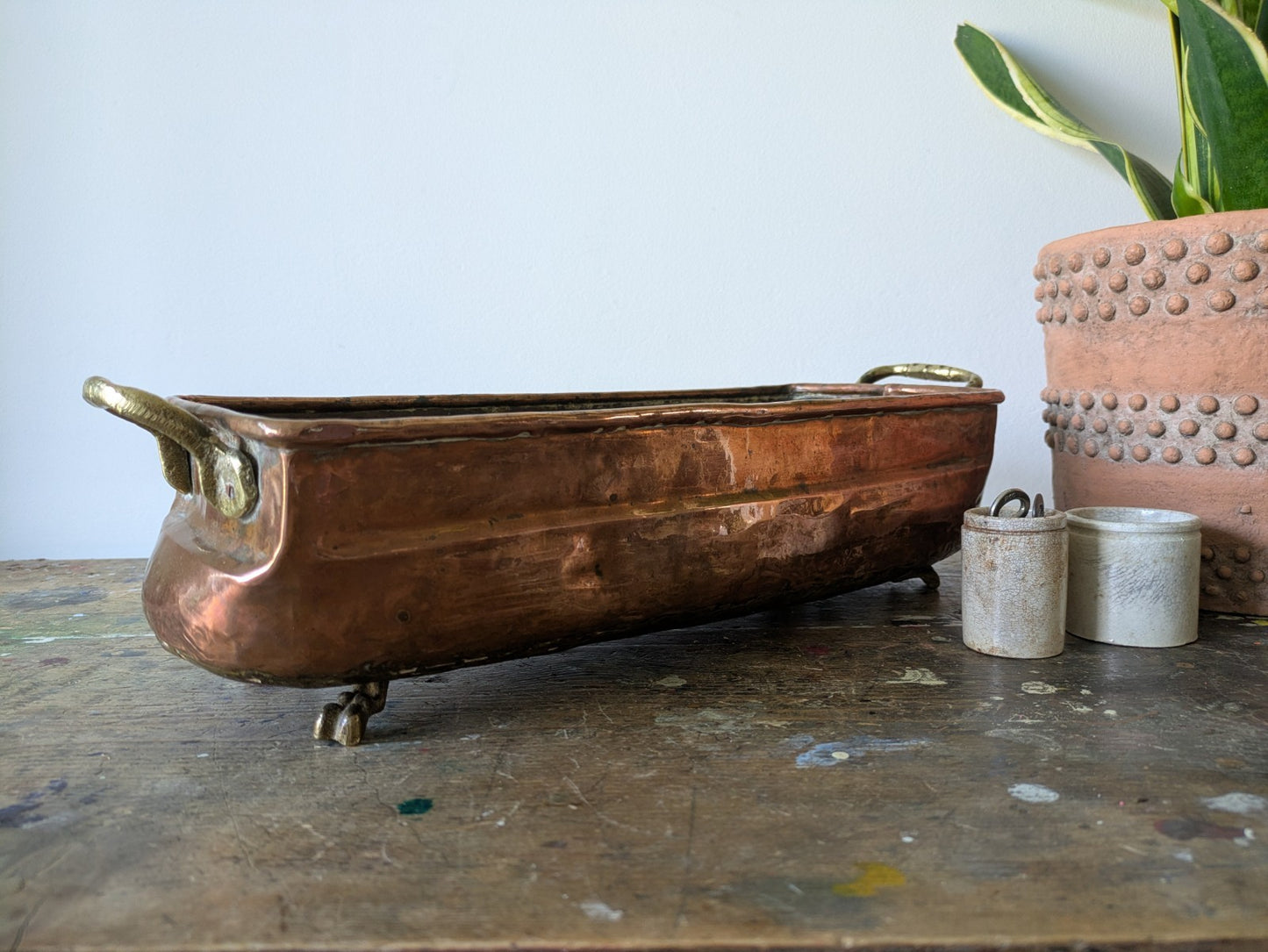 XL Antique Hammered Copper Pot Roll Edge Dovetail Seam Brass Lion Planter Window