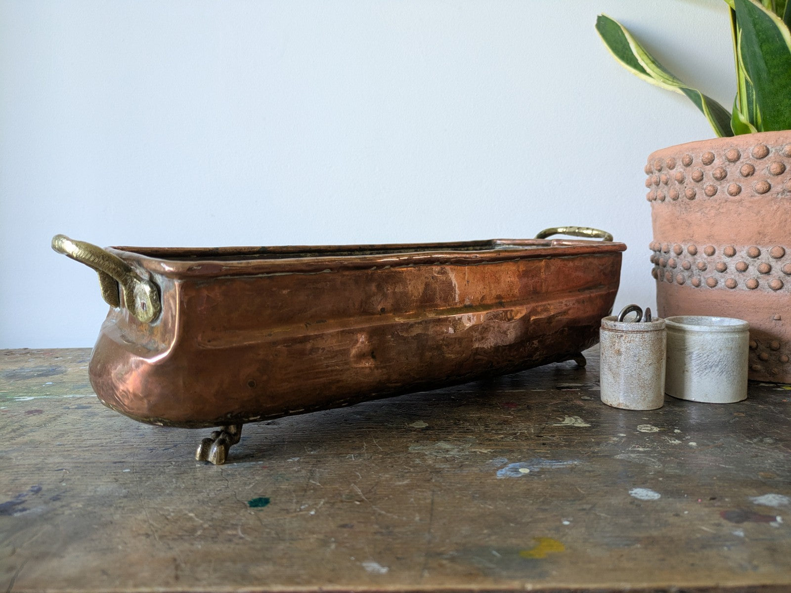 XL Antique Hammered Copper Pot Roll Edge Dovetail Seam Brass Lion Planter Window
