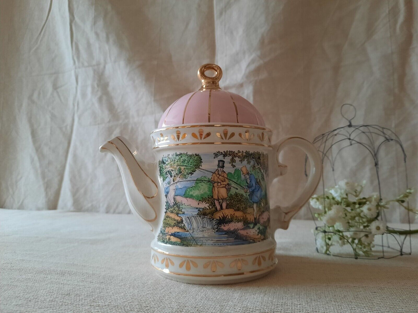 2x Vintage Sadler Sporting Scenes 18th Century Shooting Collectable Tea Pot old