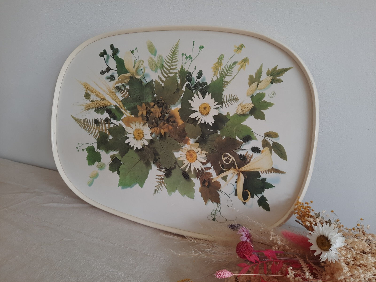 Vintage melamine retro Floral Serving Tray dinner lap tea prop original Daisy