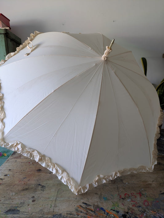 VTG Cream Ruffle Umbrella White Ruffled Parasol Nylon Wood Handle Frilly Prop 