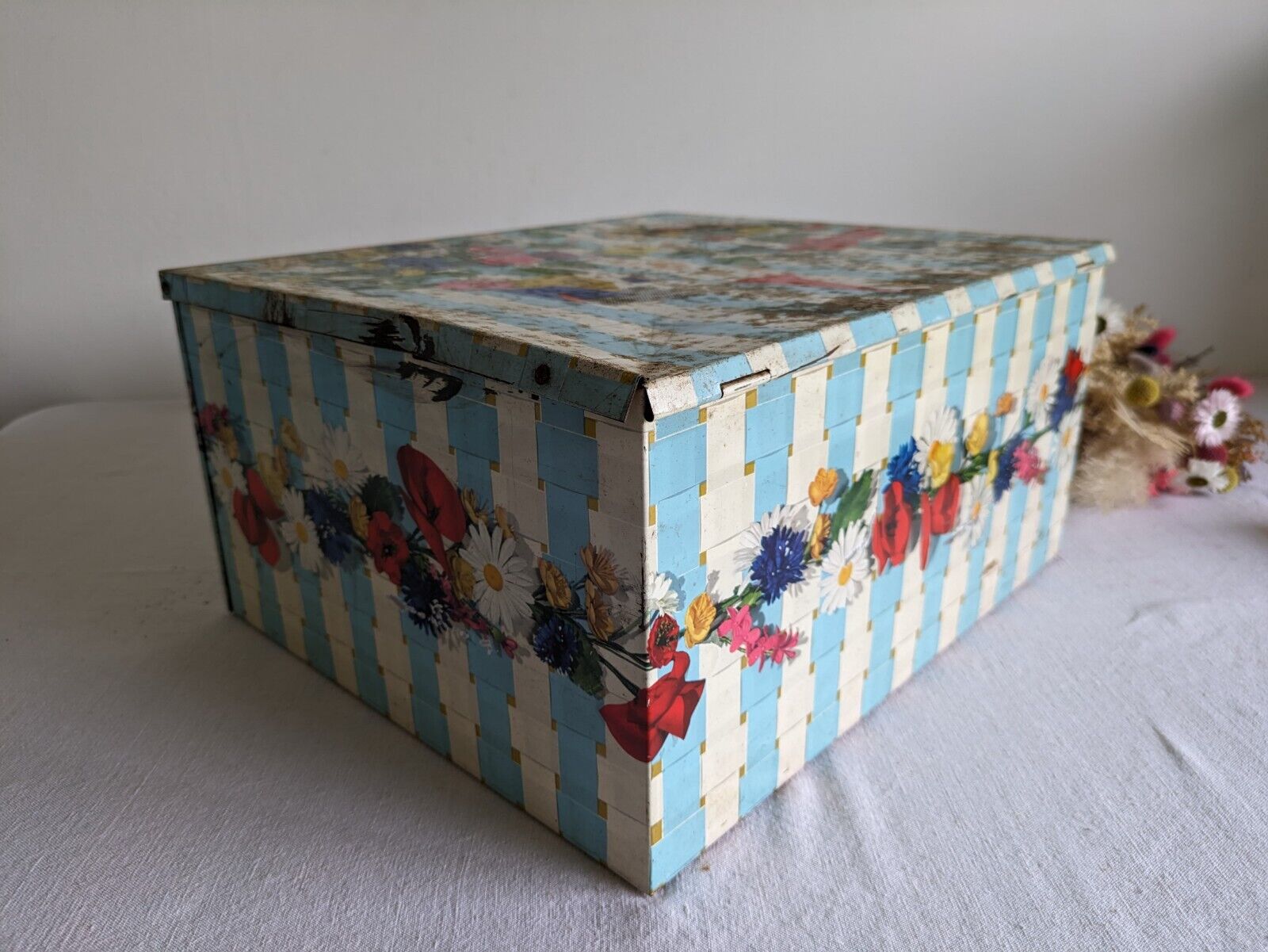 Rare French Oversize XL Coq Blanc Bonbon Sweet Collectable Tin Box Container Vtg