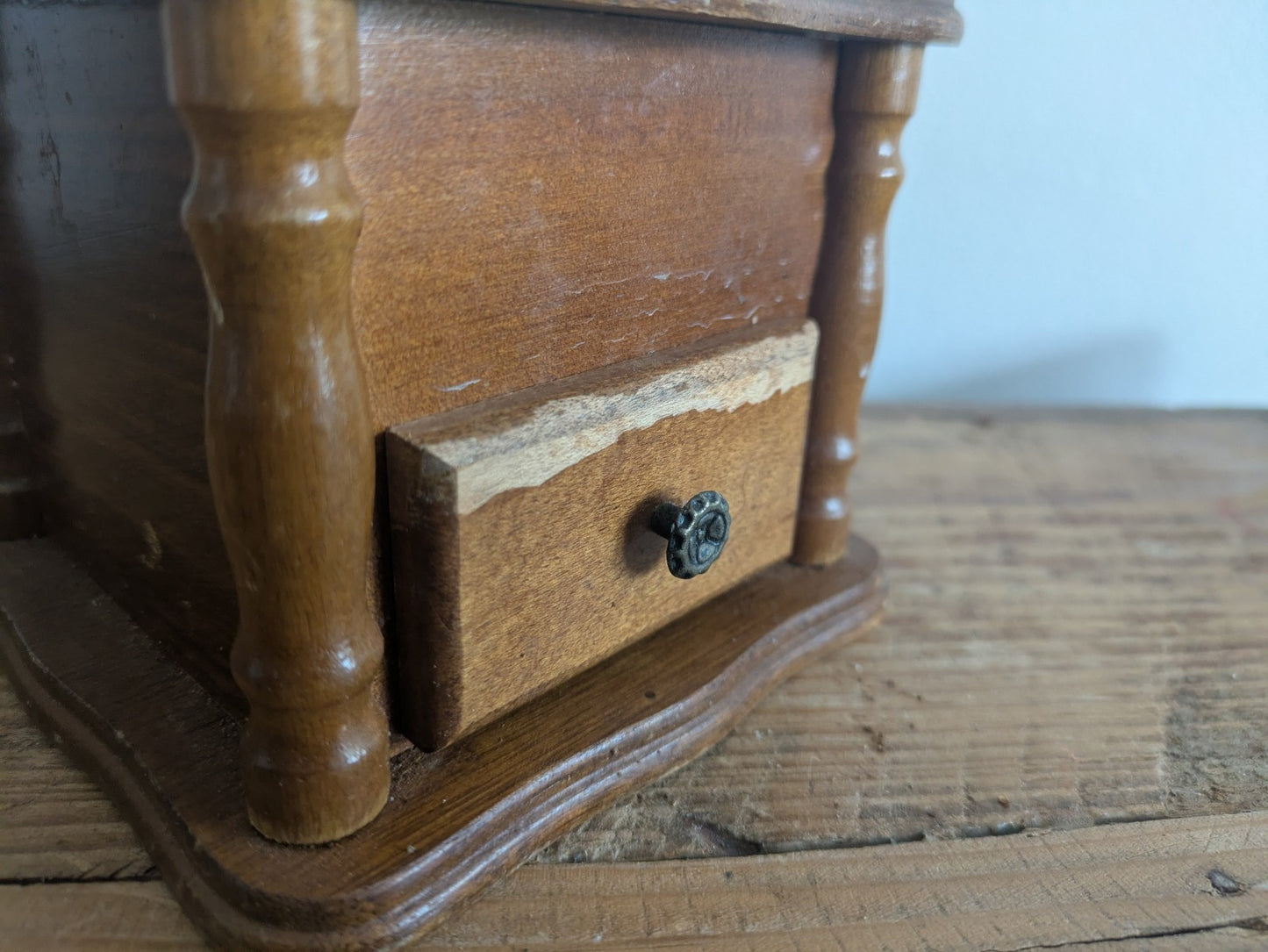 Vintage Wooden Manual Coffee Grinder Hand Crank Coffee Mill Drawer Rustic Kitche