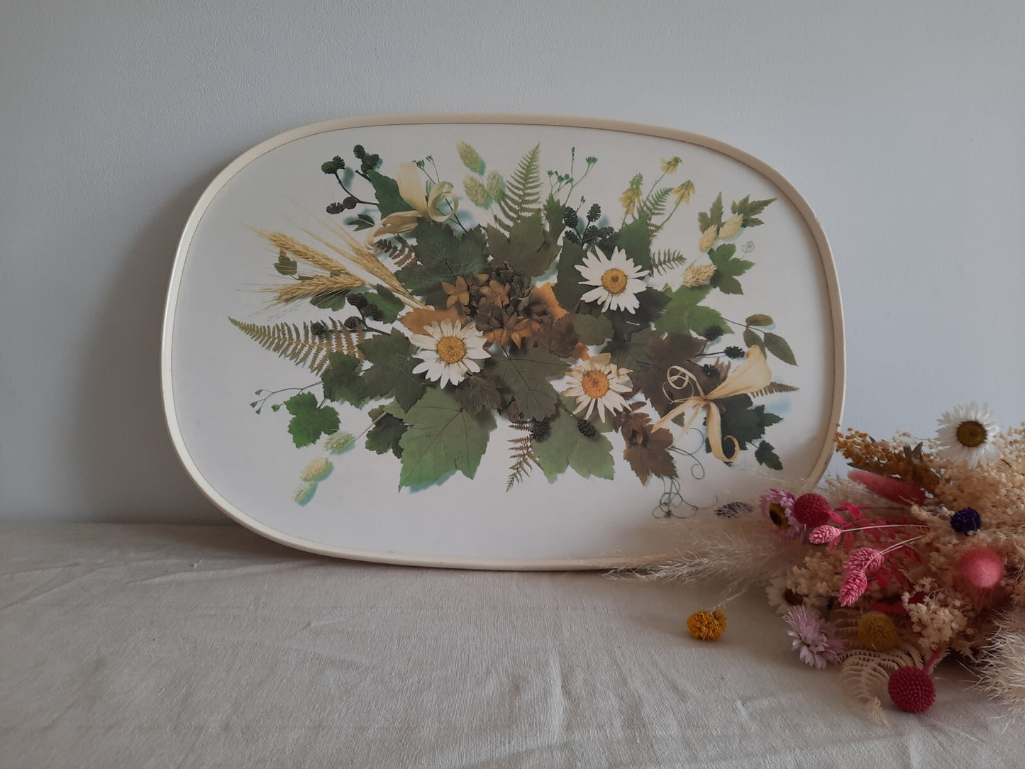 Vintage melamine retro Floral Serving Tray dinner lap tea prop original Daisy