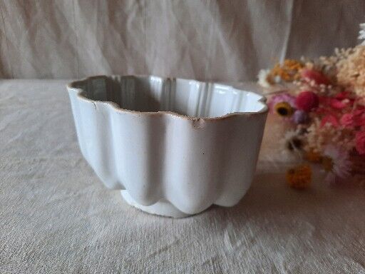 Antique Vintage White Ironstone Fluted Jelly Mould Pattern Inside Cetem Ware Old