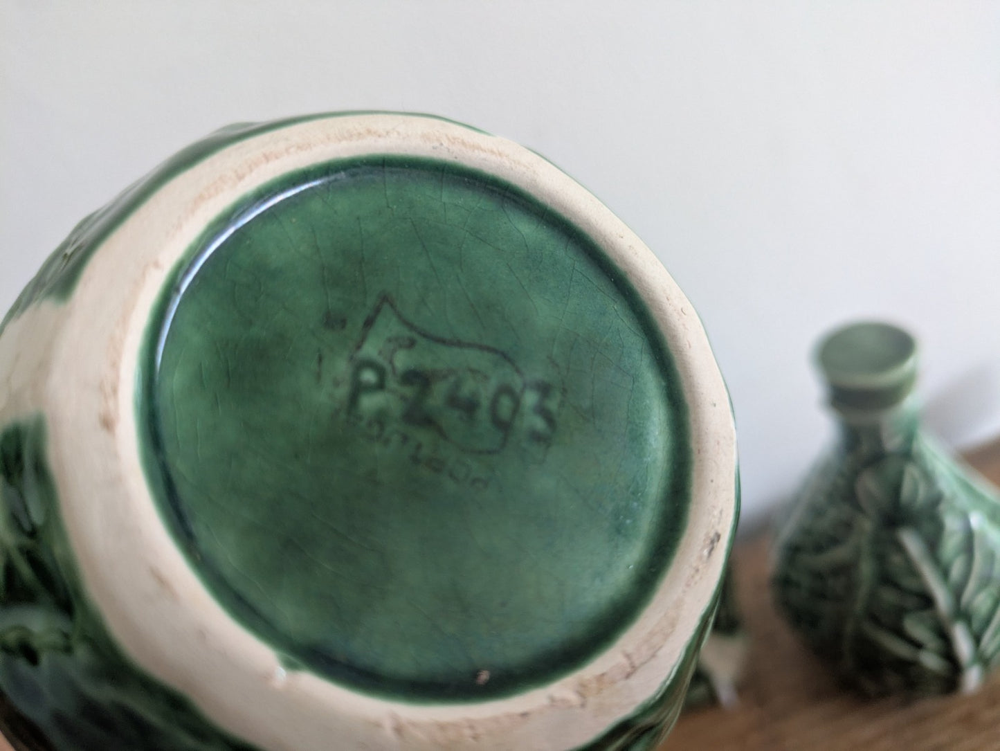 RARE Oil Aioli & Vinegar Cruet Plate Ceramic Green Cabbage Leaf Design Portugal