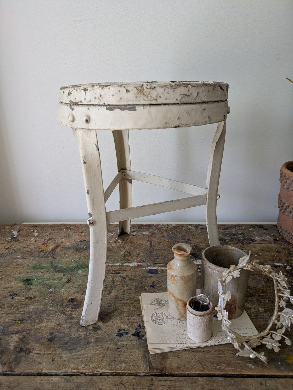 Vintage Metal White Tripod Three Legged Milking Stool Chair Dairy Seat Barn Old