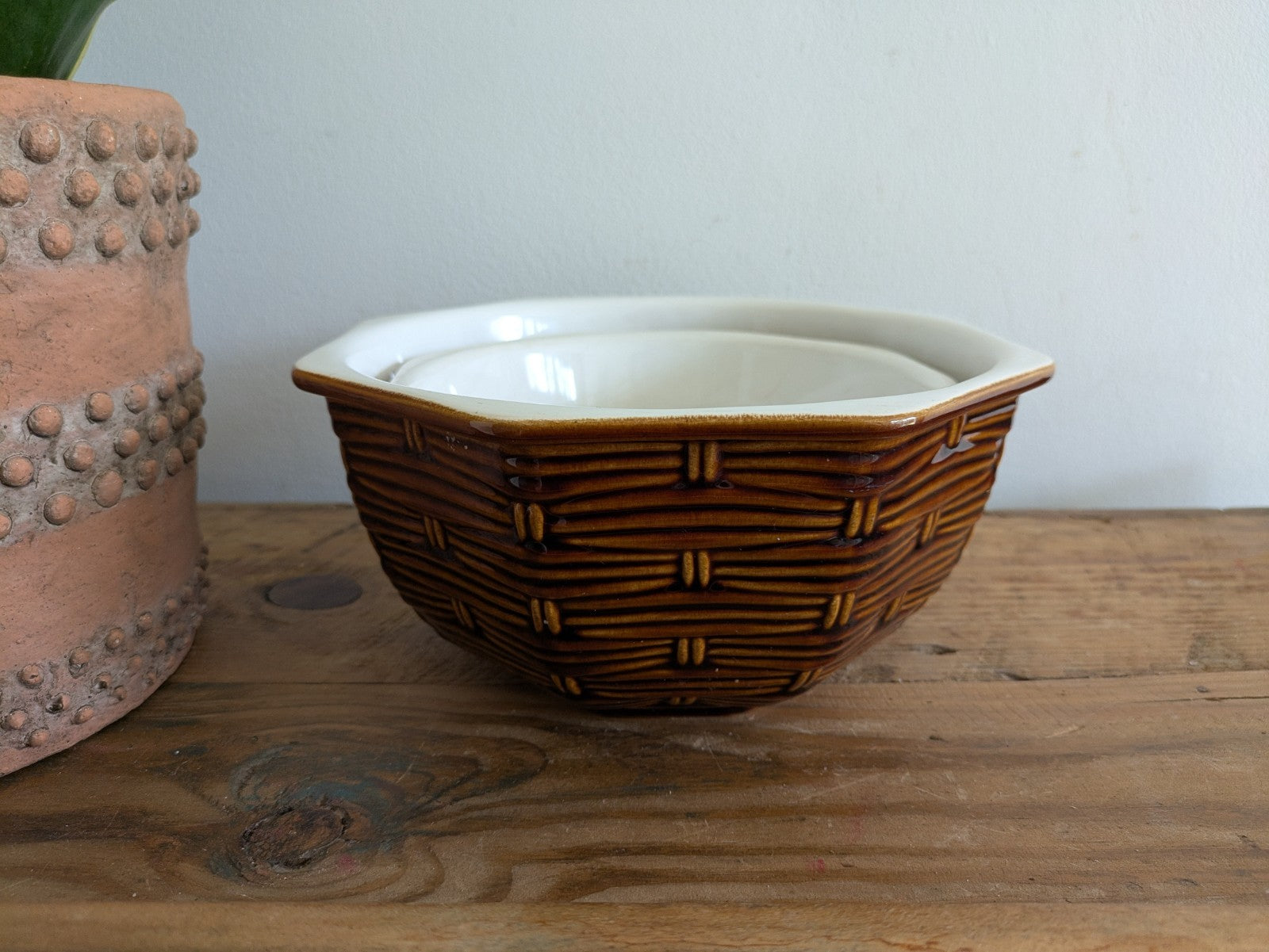 2x Caldas De Rainha 40s Brown Basket Weave Mixing Bowls Secla Portugal VTG Pair 