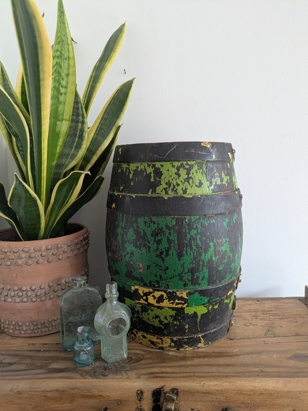 Resin Primitive Whiskey/Water Barrel Keg Man-Cave Brewiana Vintage Mini Painted