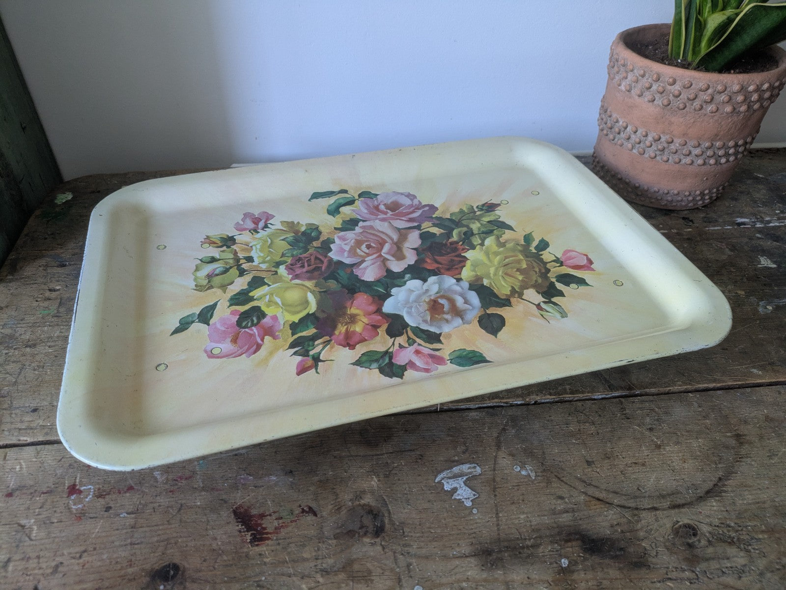 Vintage Retro Folding Lap Tray Breakfast Table Floral Rose Bouquet Prop Film TV 