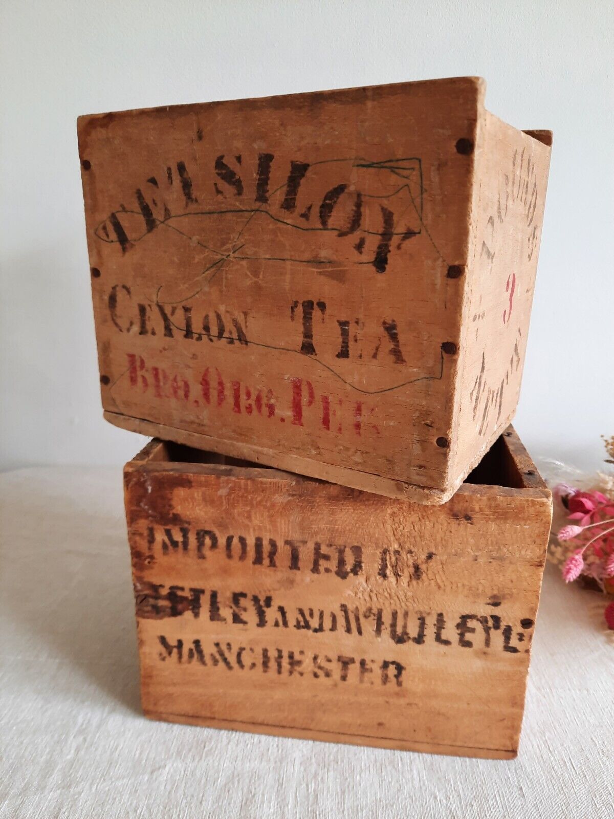 1x Vintage Tetsilon Ceylon Tea small empty open wooden box crate display prop