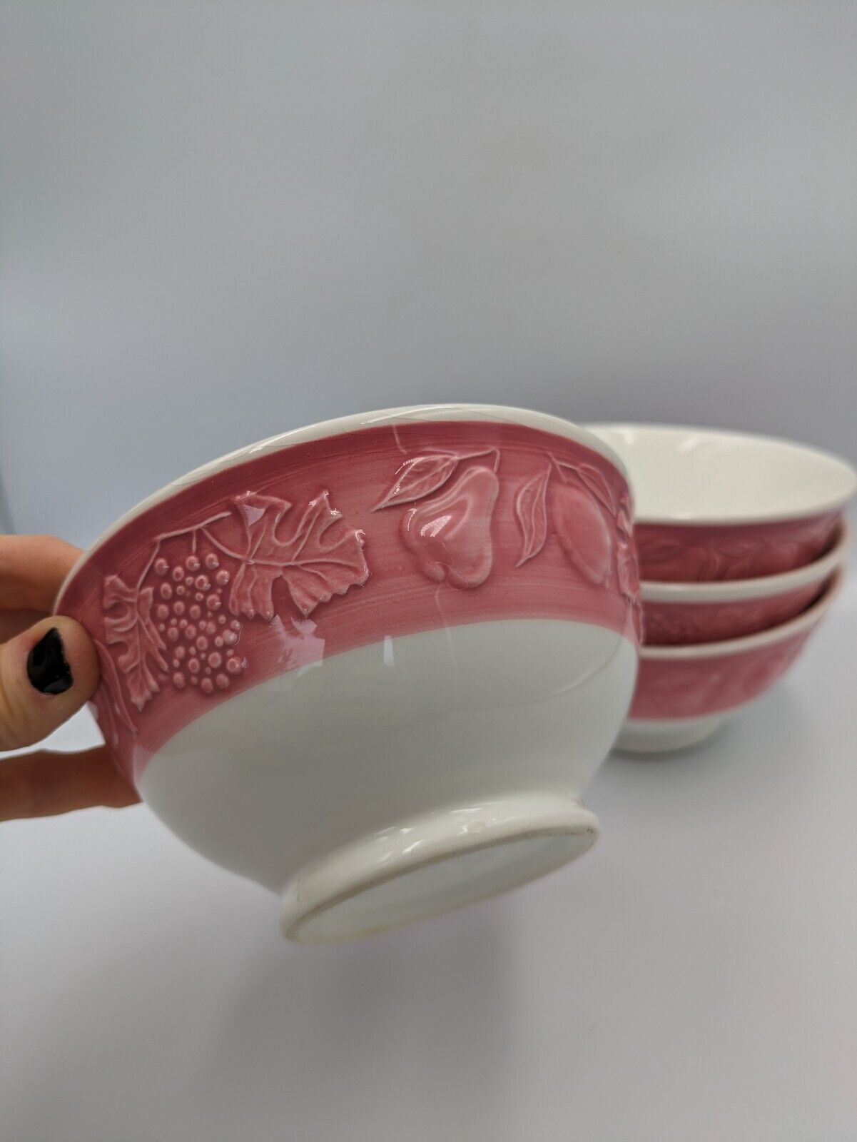 4x QUADRIFOGLIO Franco Giorgi Large Rim Soup Bowl WHITE Embossed Fruit Rim Pink