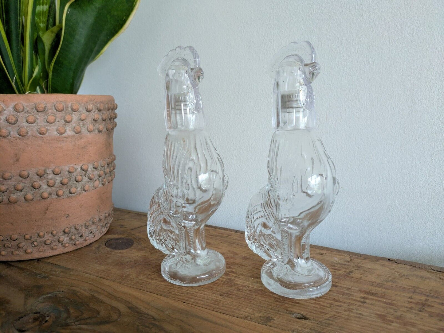 2x Vintage Style Clear Glass Rooster Chicken Decanter Farmhouse Gift Bar Mancave