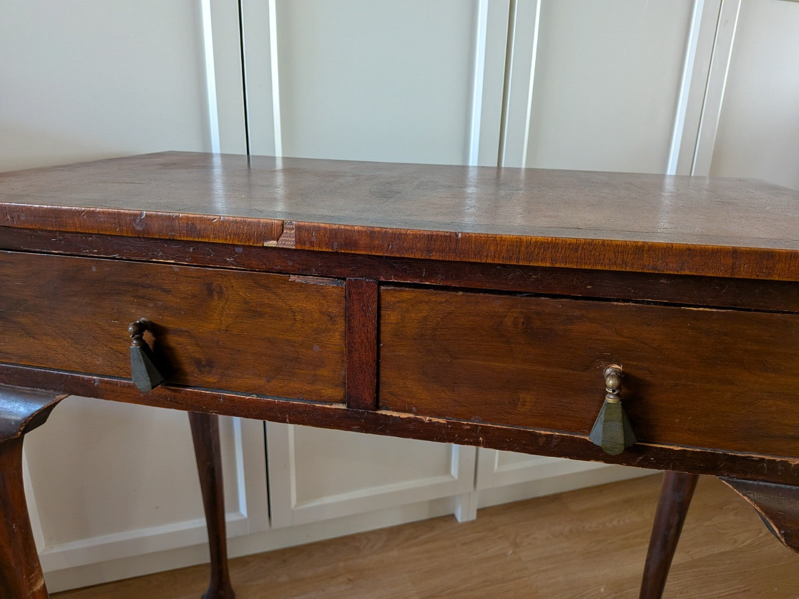 Antique Vintage Walnut Lowboy / Side Table Desk Queen Anne Cabriole Legs Veneer 