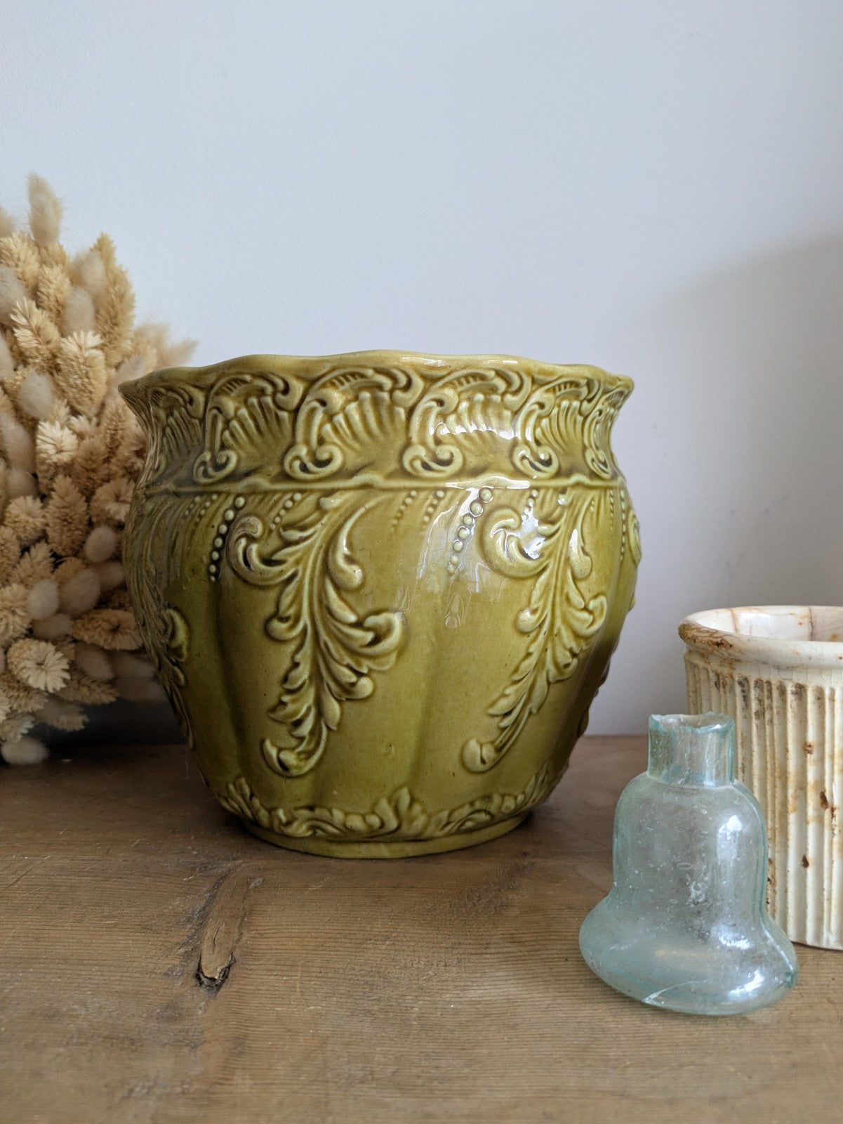 ANTIQUE ENGLISH MAJOLICA NOUVEAU LEAF SCROLL DESIGN PLANTER PLANT POT JARDINIERE