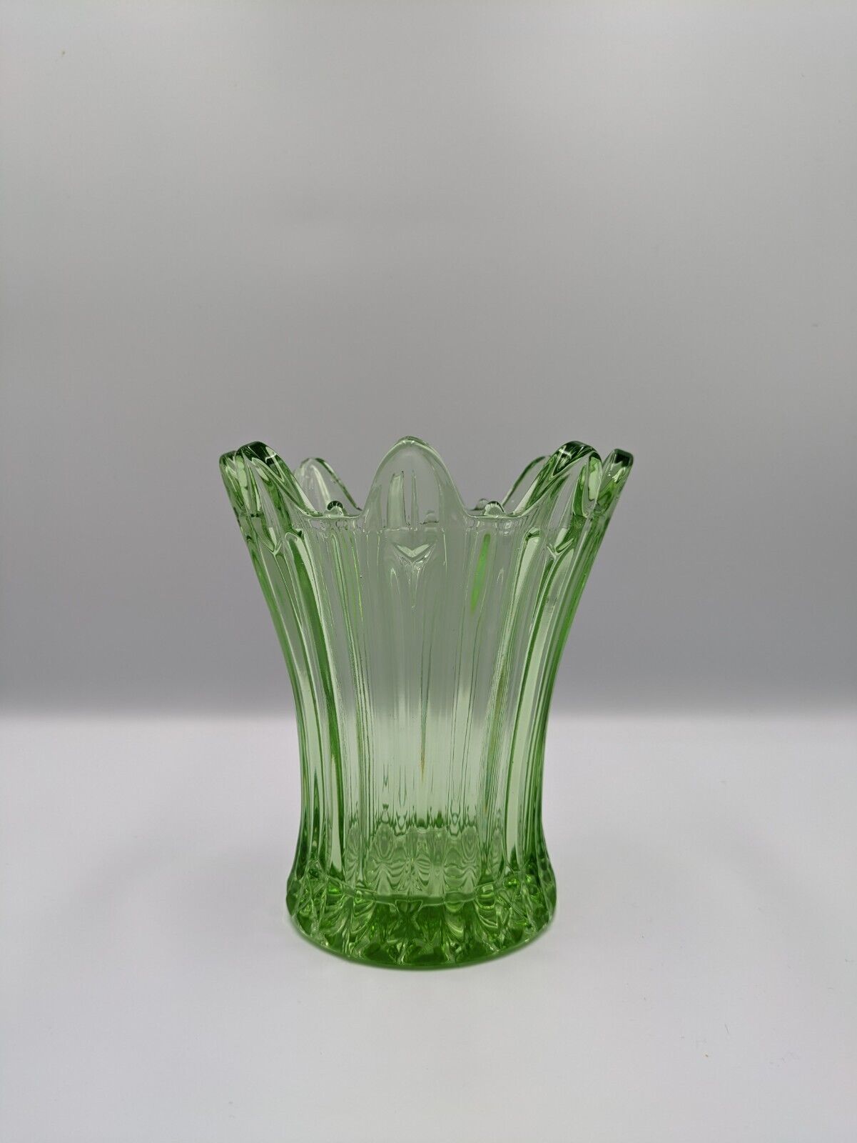 Large Art Deco Sowerby Green Glass Splash Vase 1930s Mint Condition Flowers Prop