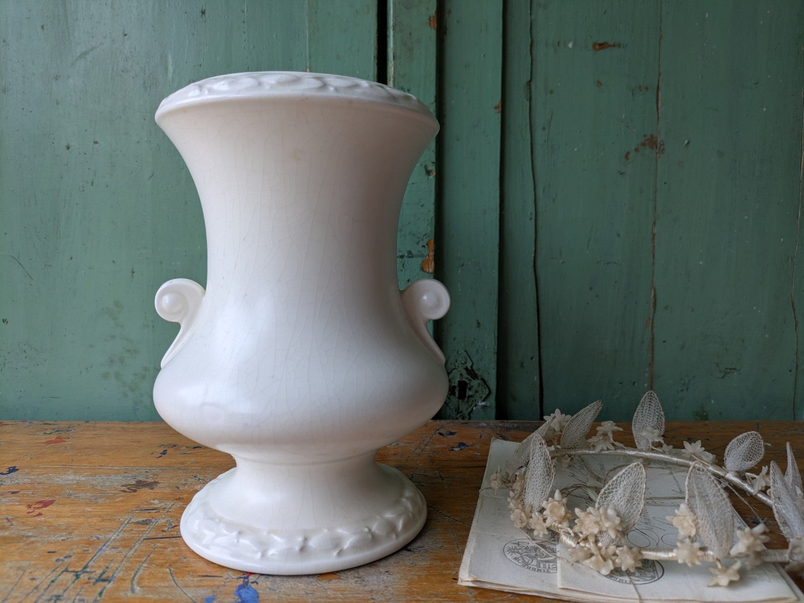 Rare Sylvac 1930s Satin White Green Mantle Vase flower Vtg Trumpet Decor 2465