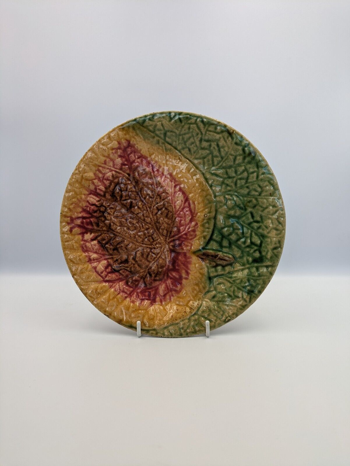 19TH CENTURY ENGLISH ANTIQUE MAJOLICA BEGONIA LEAF PATTERN PLATE CABBAGE WARE VG