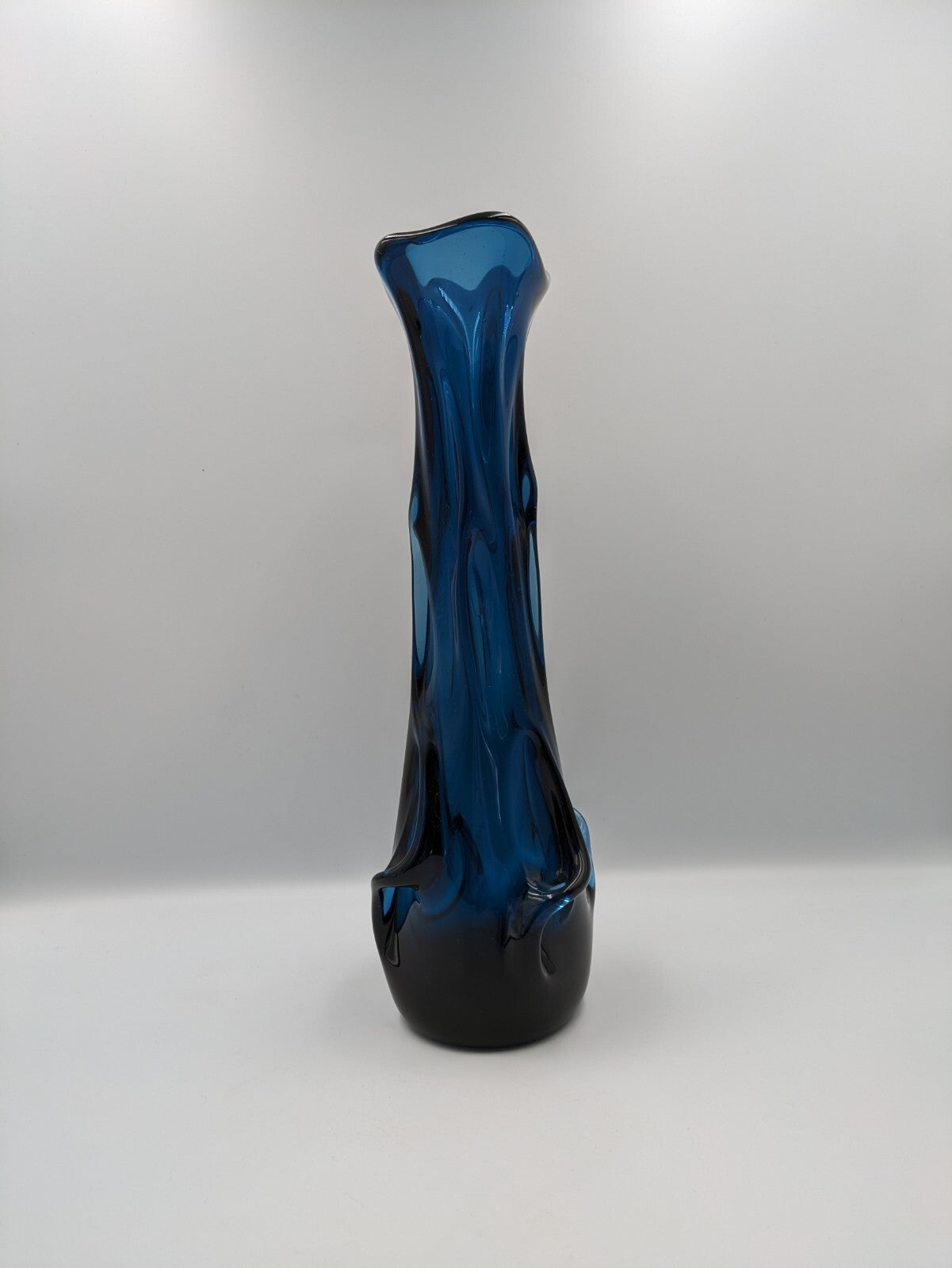 Jan Beranek blue Czech Skrdlovice Blue Glass Pulled Lobe Vase, 1960s Midnight