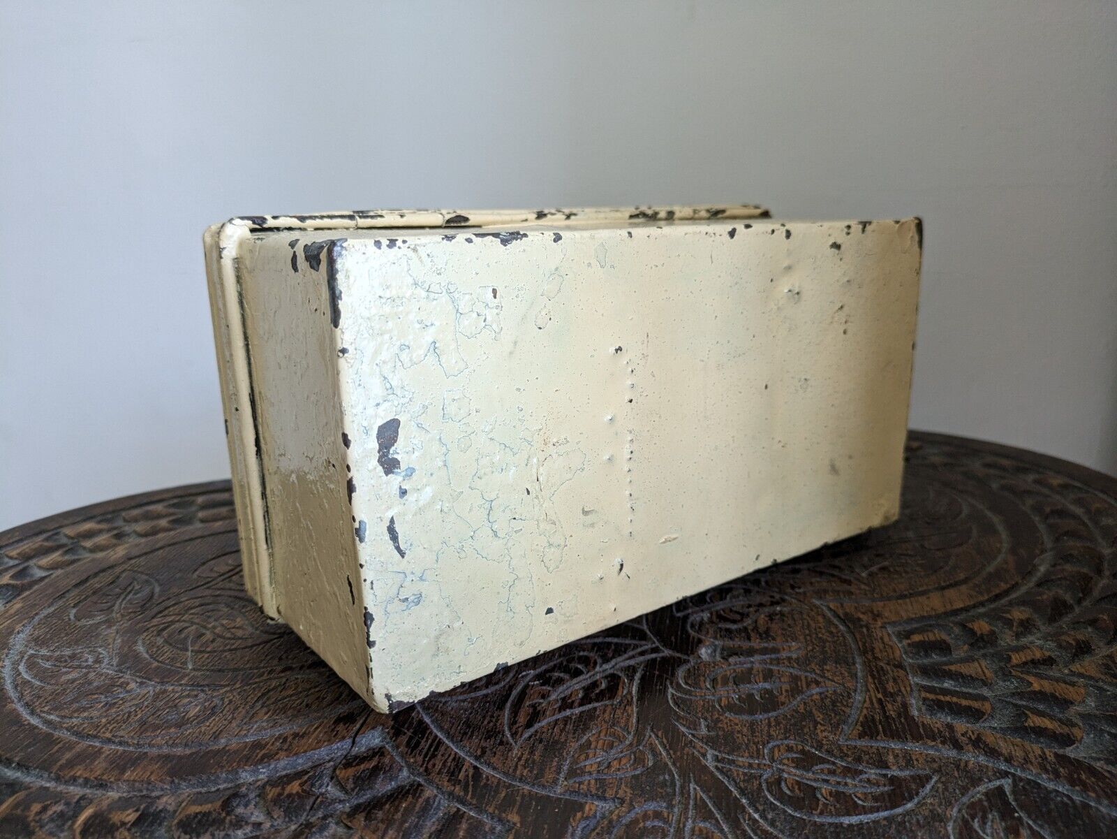 ANTIQUE GEORGIAN TOLEWARE SPICE TIN BOX WITH COMPARTMENT LIDS CREAM CHIPPY PROP