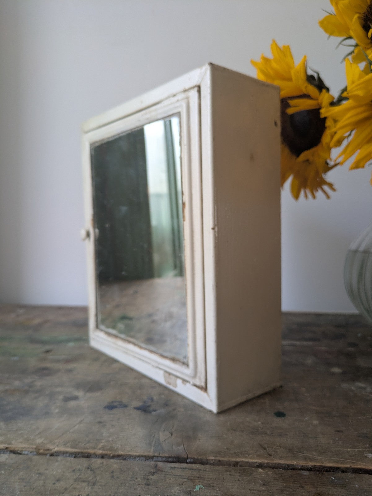 Vintage Mid-century Bathroom metal medical wall cabinet with mirror Retro White.