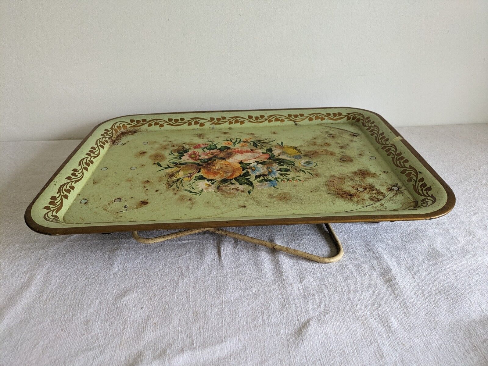 Vintage Retro Folding Lap Tray Breakfast Table Floral WORCESTERWARE Rustic Prop