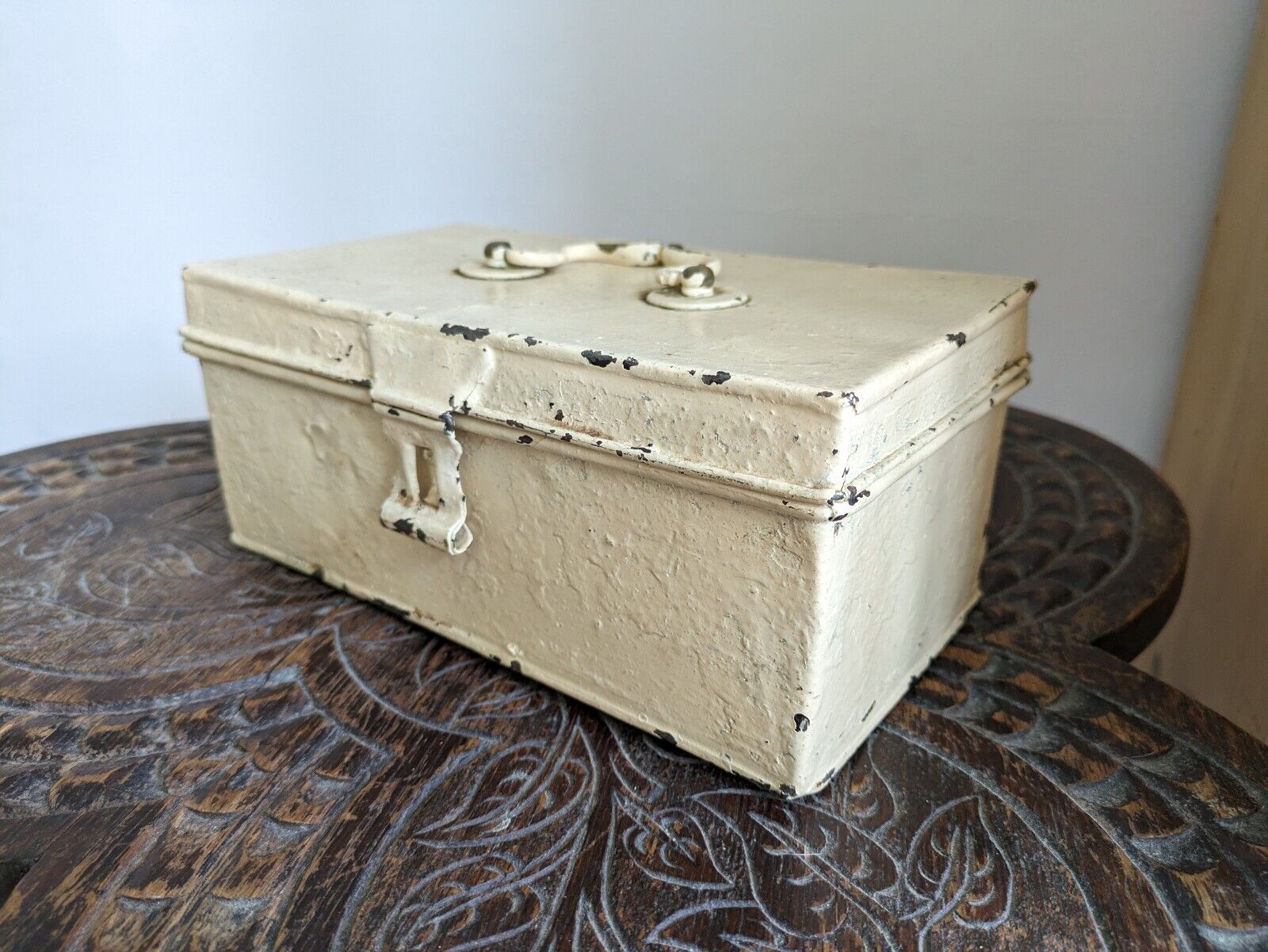 ANTIQUE GEORGIAN TOLEWARE SPICE TIN BOX WITH COMPARTMENT LIDS CREAM CHIPPY PROP