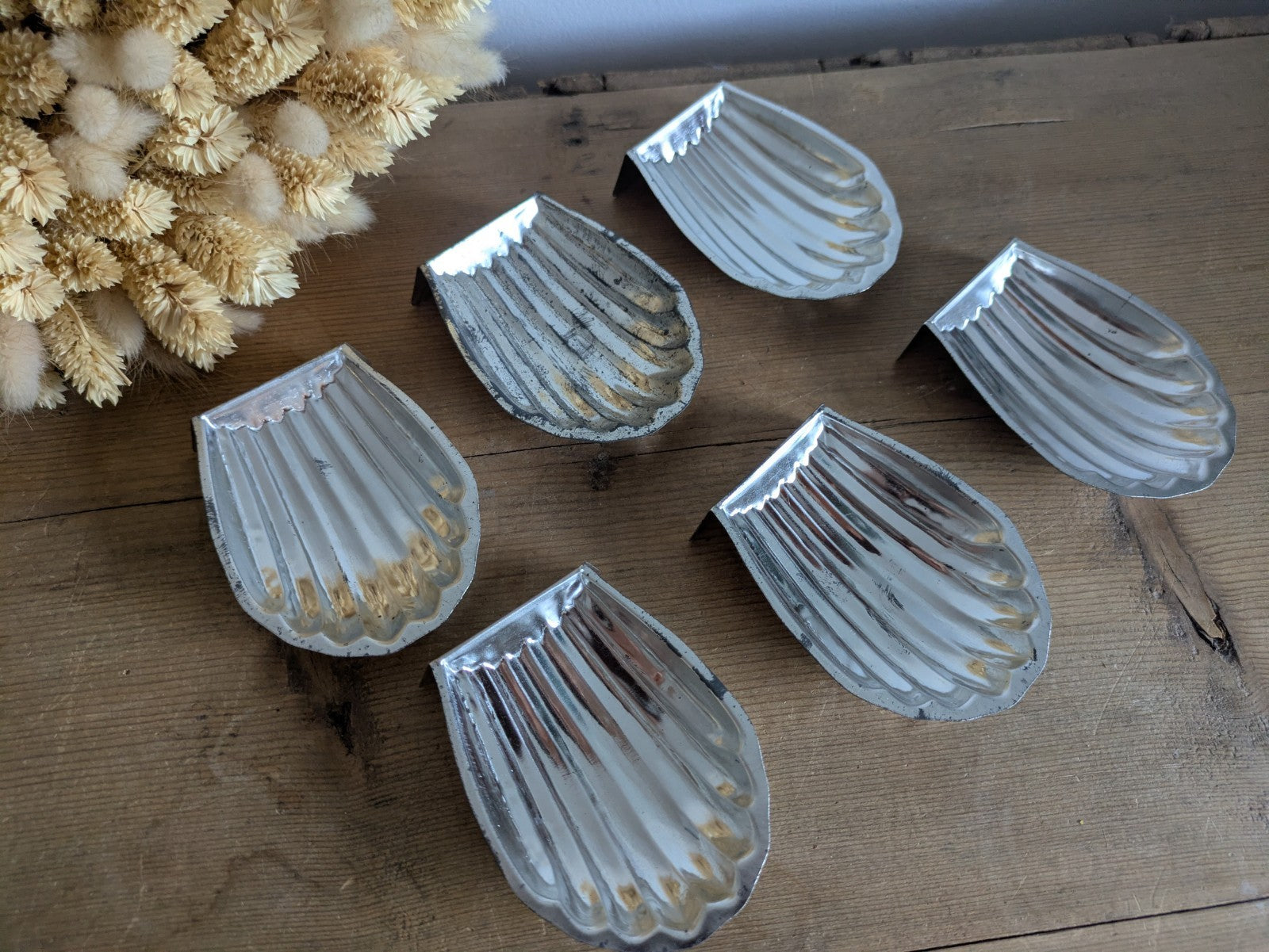 6x Antique Metal Clam Shell Shape Mold Tin Chocolate Mold Aluminium Madeline Vtg
