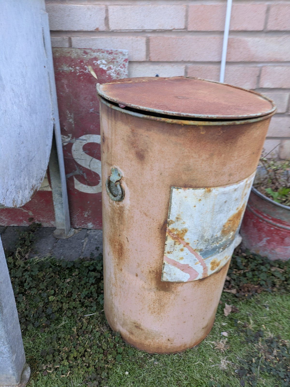 Oil Drum Urn Ornament Planter Paraffin Can Rusty Feature Garden Decor Prop Vtg