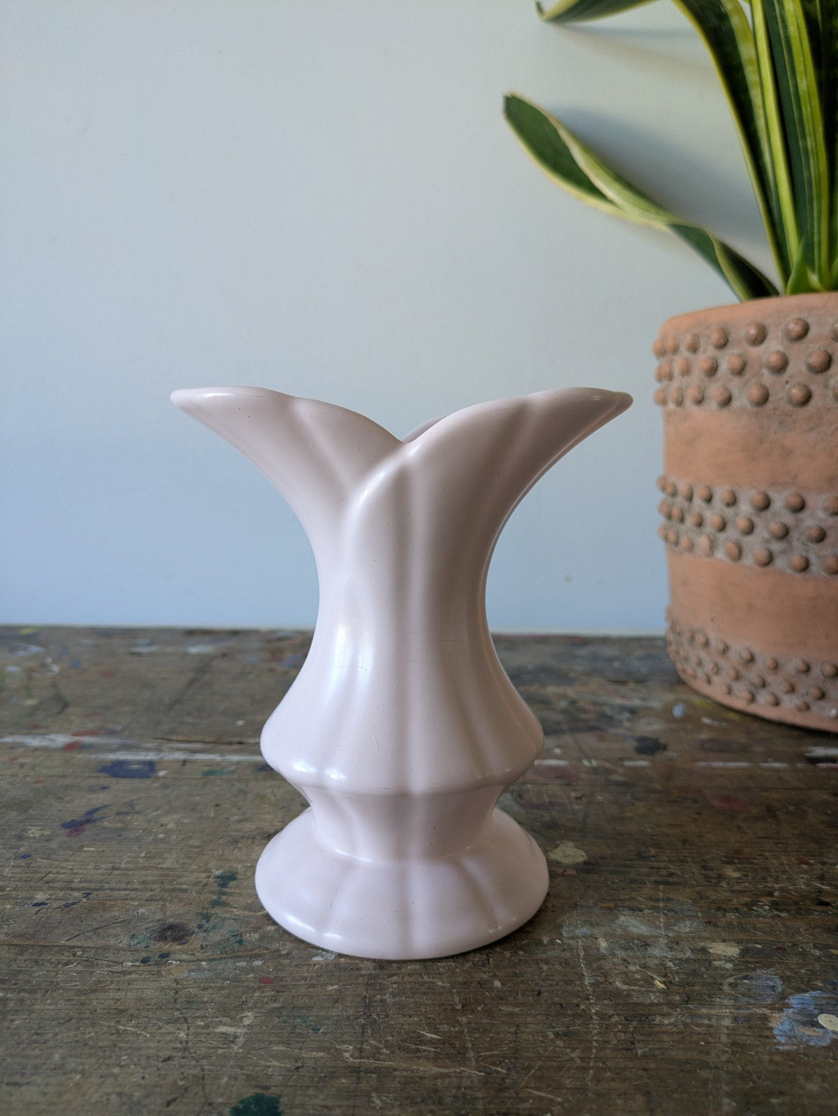 Vintage Diana Australian Pottery Art Deco Pink Vase Fan Leaf 1950s Prop Bud Vase