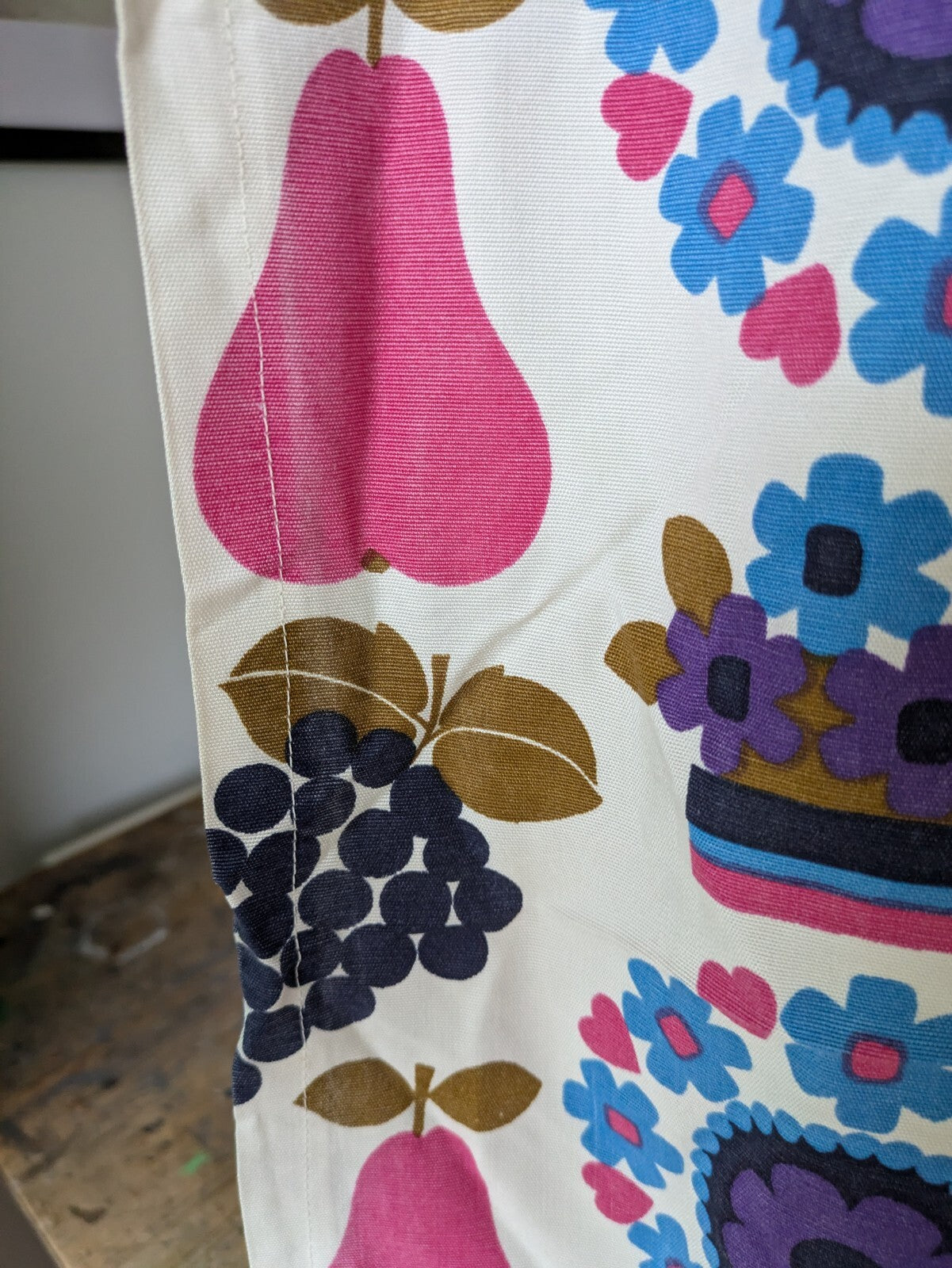 Cotton Fabric 2.27 METRES Material Grapes Fruit Purple Vintage Retro Floral Rare