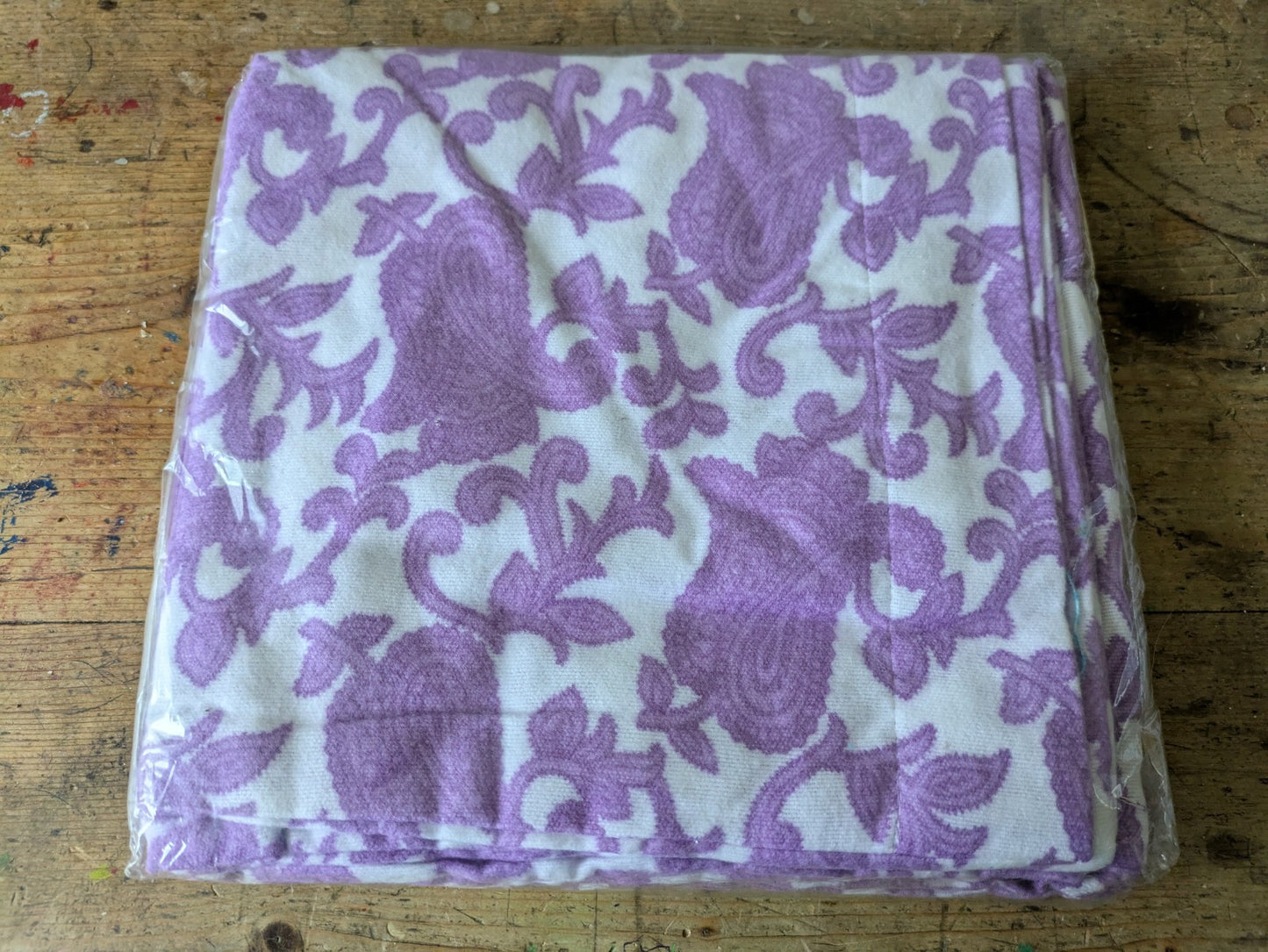 2x vintage pillow case Retro polycotton Purple patterned BNWT Prop New Pair Bed