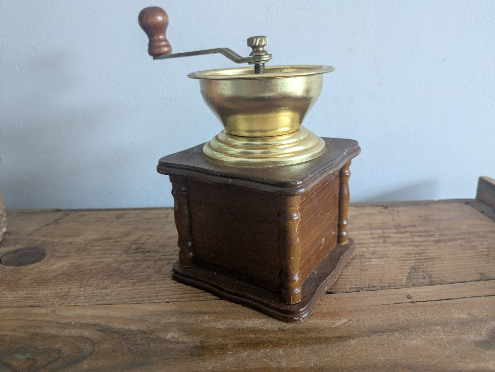Vintage Wooden Manual Coffee Grinder Hand Crank Coffee Mill Drawer Rustic Kitche