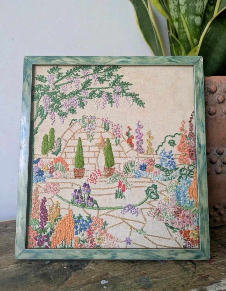 Vintage Embroidery Needlepoint Floral Cottage Garden Frame Kitsch Retro Flowers