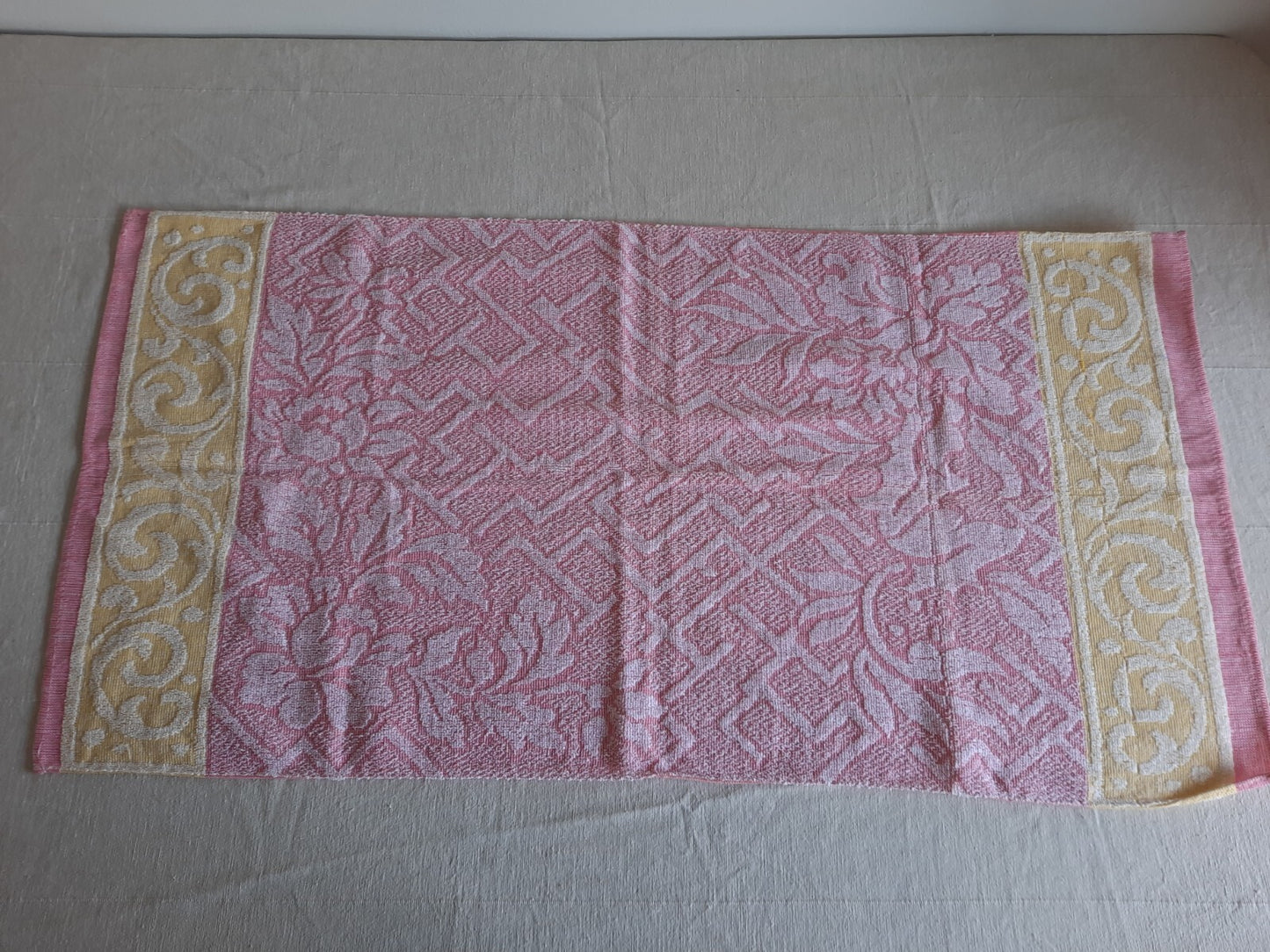 1 Vintage Towel Pink Yellow Retro Hand bathroom prop Midcentury Cotton Floral