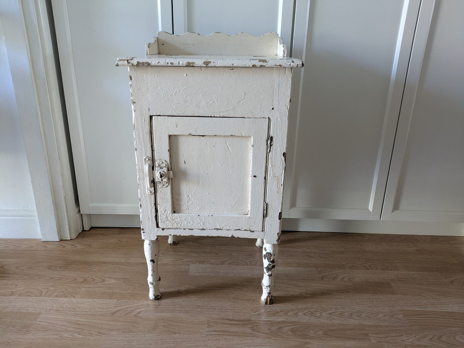 Vintage painted Chippy Bedside Vanity cabinet with Rail White Cupboard Table Old