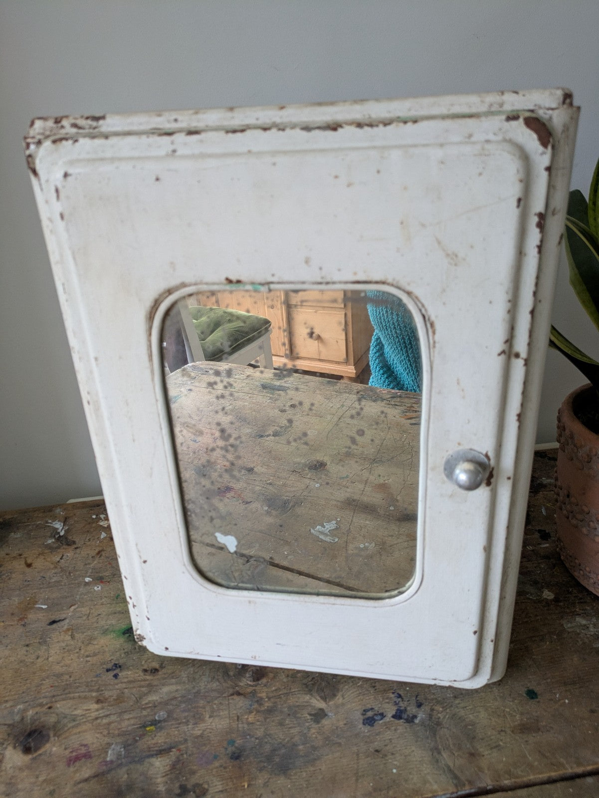 Vintage Mid-century Bathroom metal medical wall cabinet with mirror Retro White.