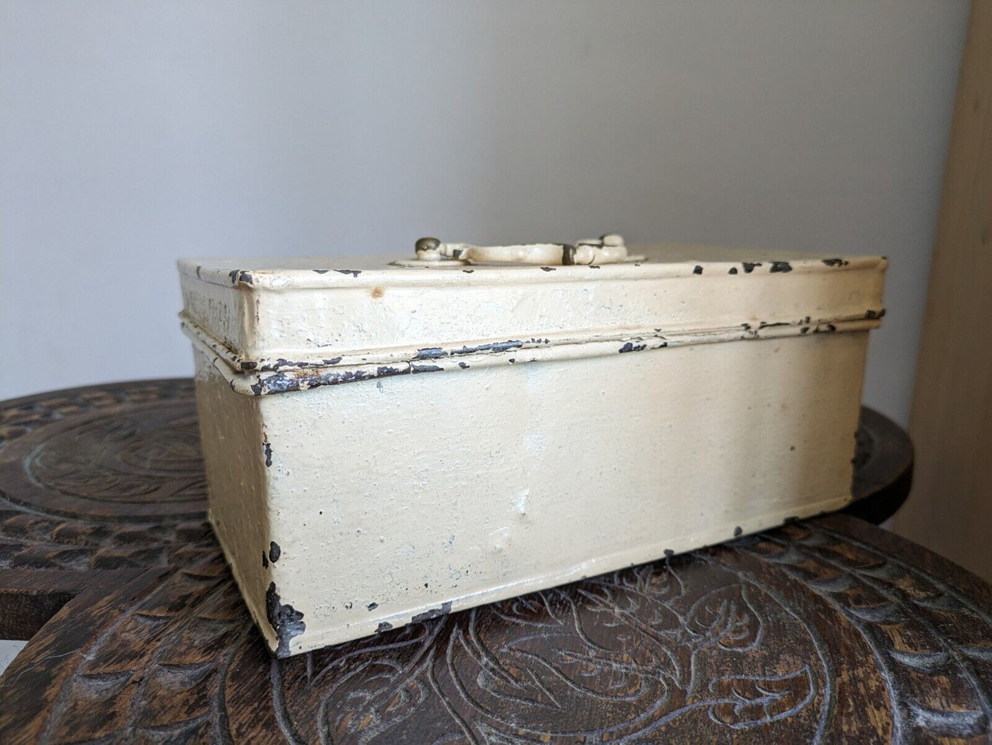 ANTIQUE GEORGIAN TOLEWARE SPICE TIN BOX WITH COMPARTMENT LIDS CREAM CHIPPY PROP