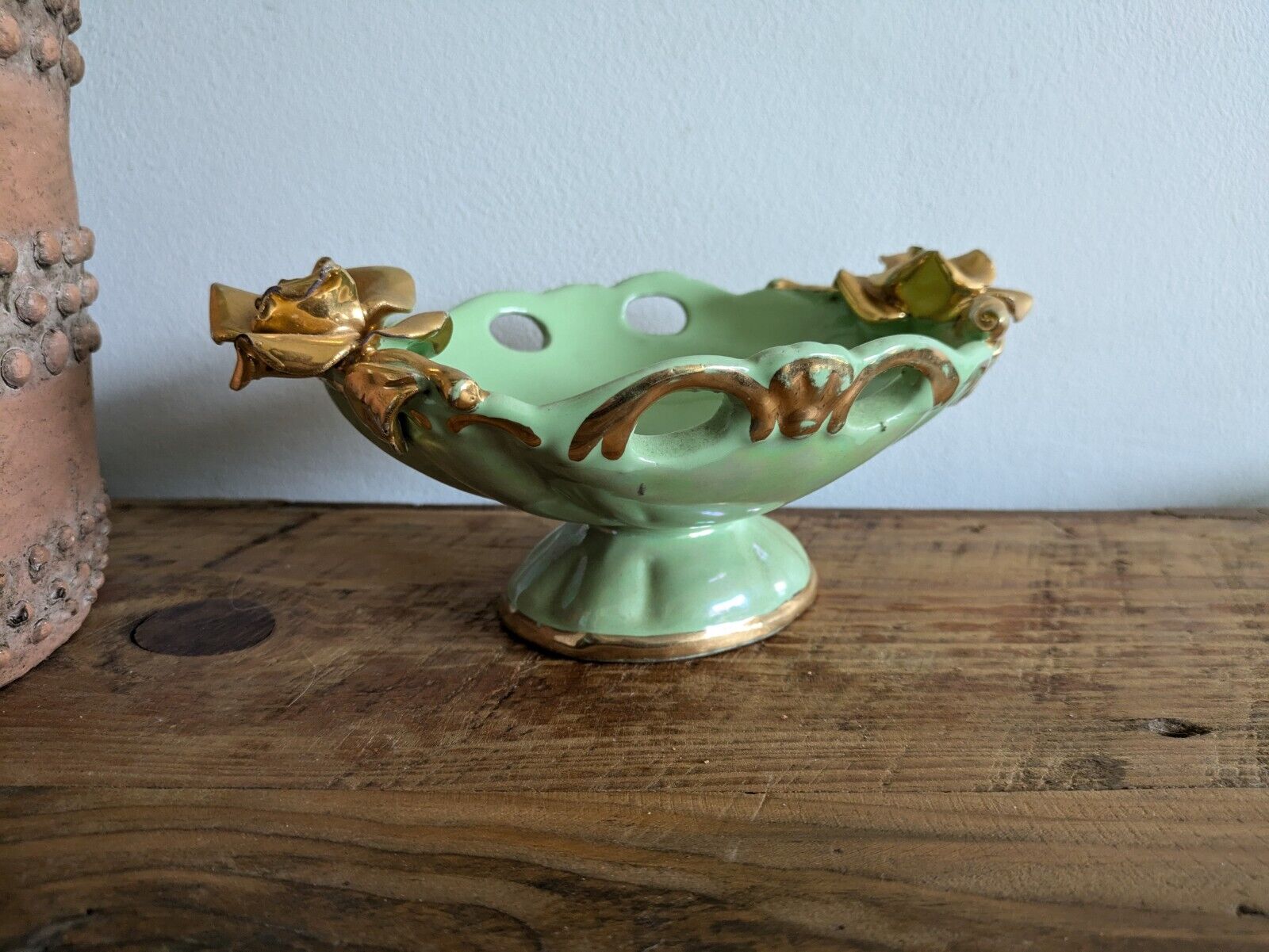 GREEN VTG GILT ORNATE ROSE FLORAL PEDESTAL CAPODIMONTE CENTERPIECE BOWL ITALY 
