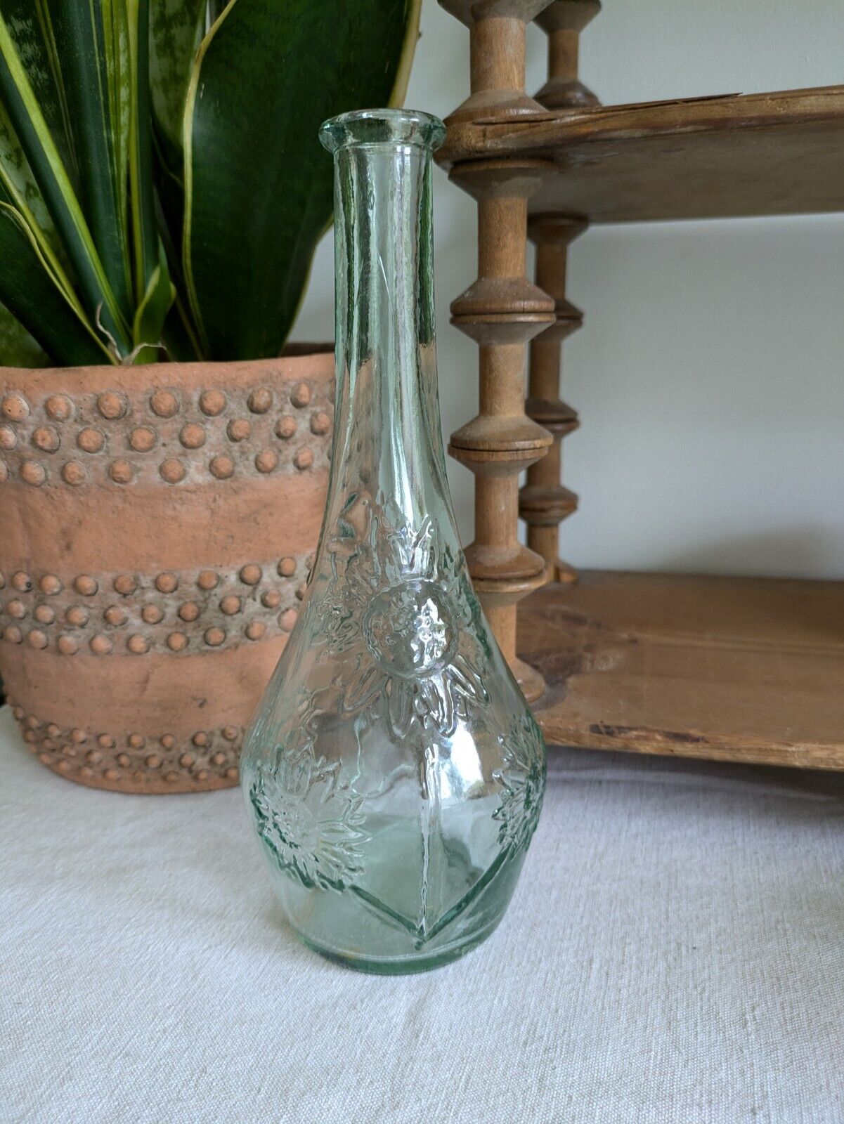 VINTAGE ART GLASS GENIE BOTTLE DECANTER WITH SUN FLOWERS NO STOPPER PRESSED Vgc