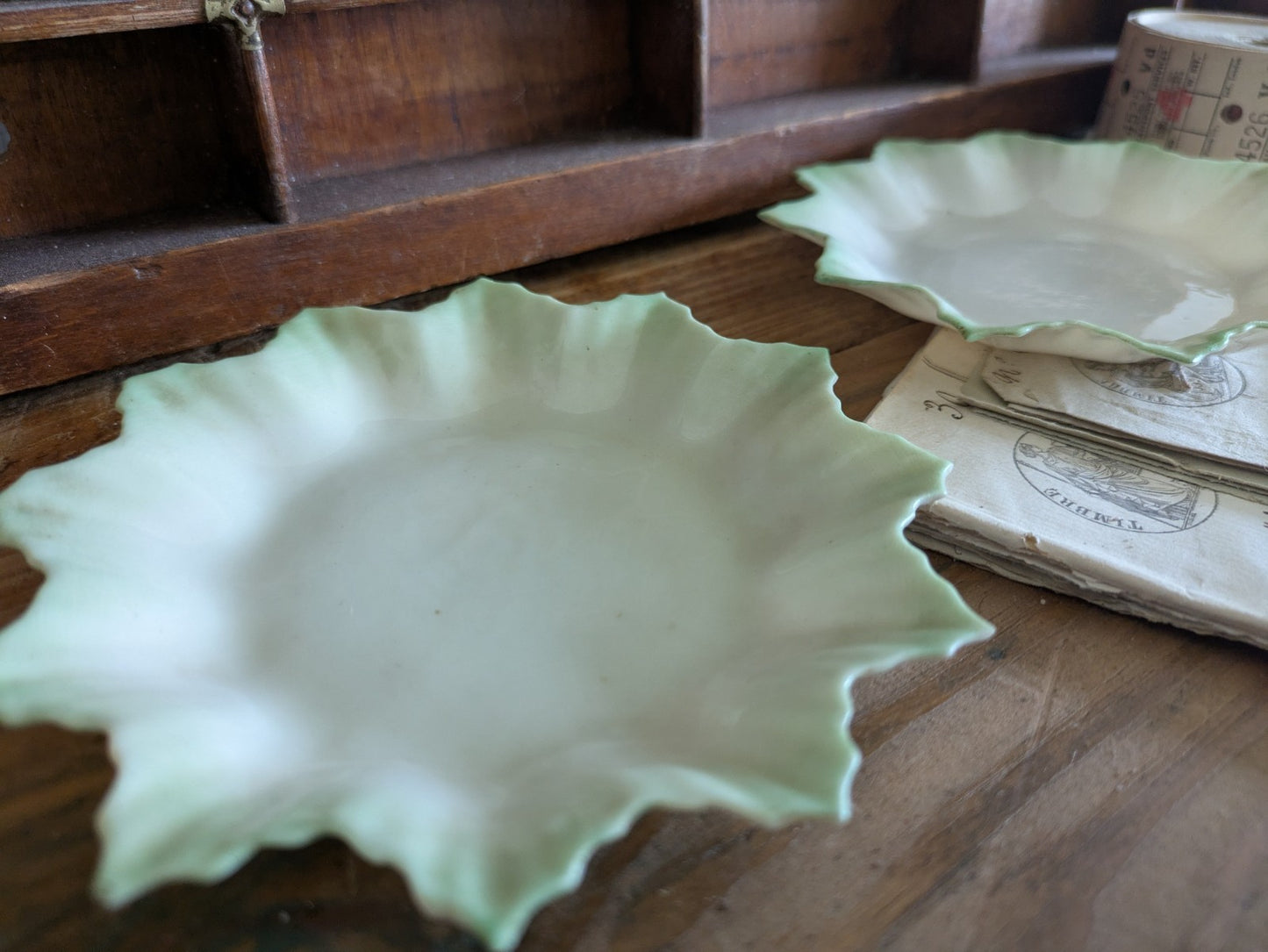 2x Belleek Antique Ruffle Edge Porcelain Green Leaf Plate Dish c.1891-1926 VTG 