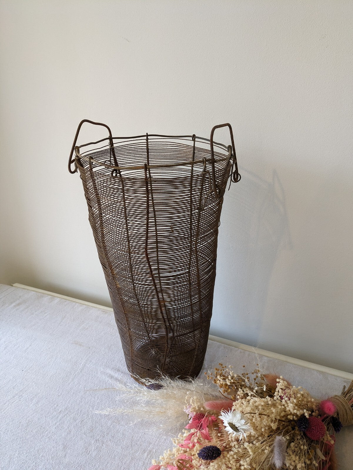 VTG Metal Wire Vase 19.5cm Diam 37.5cm Tall Flowers Prop Florist Display Basket