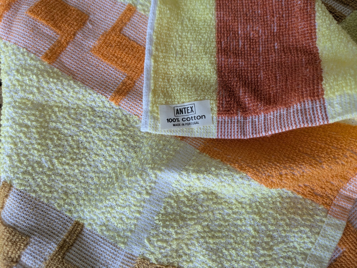 1x Vintage Towel Geometric Retro Bath bathroom prop Midcentury Cotton Yellow Vgc