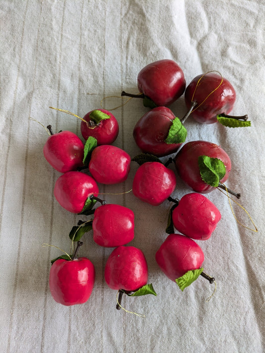 14 Small Red Faux Apple VINTAGE OLD RETRO CHRISTMAS Kitsch Xmas Tree Decorations