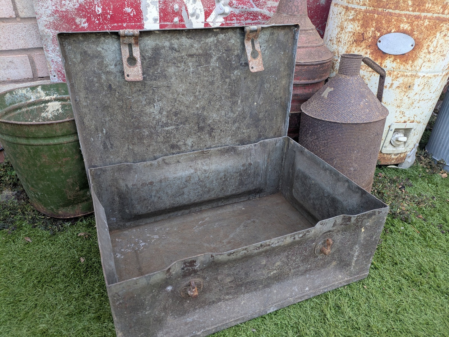 Vintage Heavy Metal Trunk Military Box Storage Chest Coffee Table Case Tool Ammo