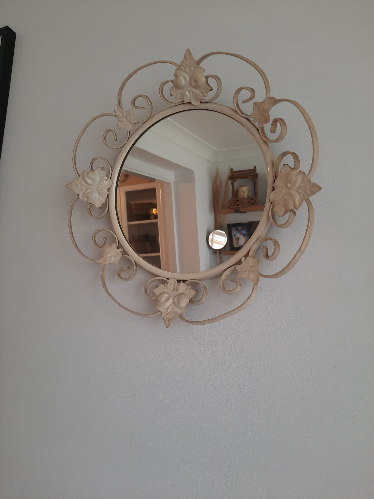 Vtg Retro Round Wrought Iron Wall Mirror Scroll & Leaf Design Cream Circular 70s