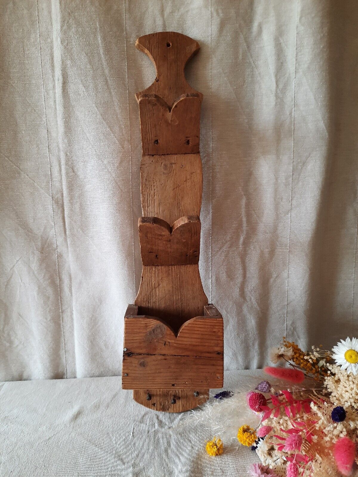 VINTAGE WOODEN WALL ORGANIZER HOLDER LETTERS BILLS RETRO HOOKS KEYS BOX NARROW
