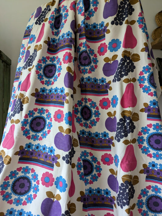 Cotton Fabric 2.27 METRES Material Grapes Fruit Purple Vintage Retro Floral Rare