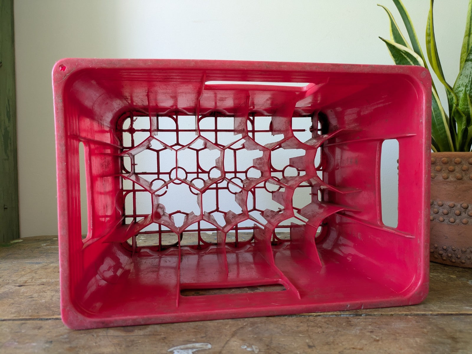 VINTAGE RED COCA - COLA CRATE FOR 20 BOTTLE CRATE DRINKS CARRIER ADVERTISING BOX