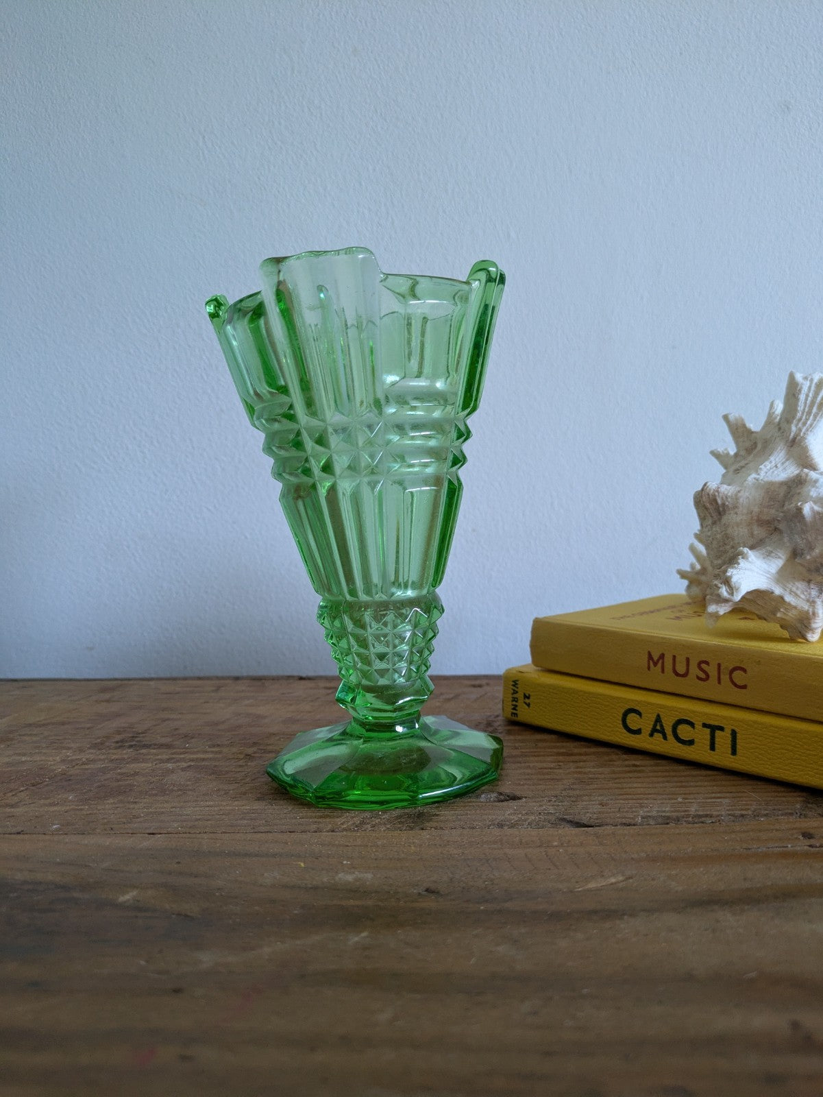 Uranium Green Glass Art Deco Vase c.1930s/40s  Vanity 15cm High Pedestal UV Glow